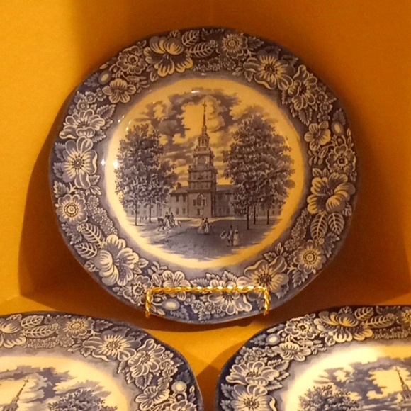 VTG- Staffordshire Liberty Blue Independence Hall Bundle 3-10" Dinner Plates. - Picture 3 of 12